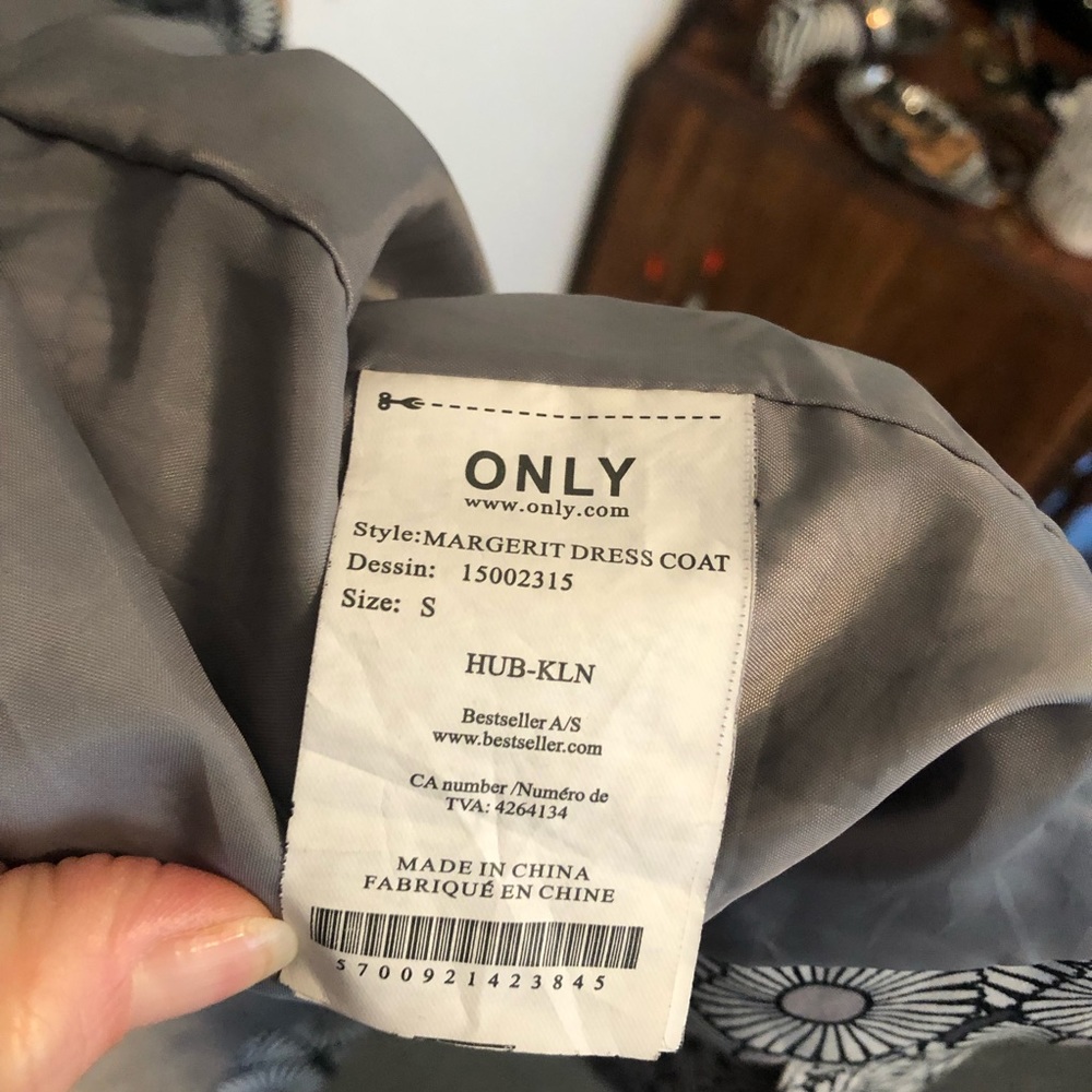 Spring Coat Small Only - Picture 5 of 7